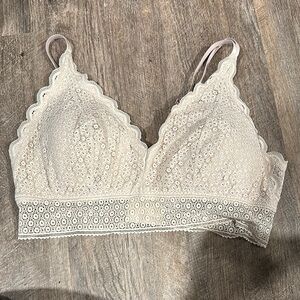 Aerie Cream Lace Bralette with Scalloped Trim